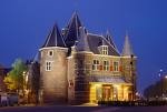 ams_pilis.